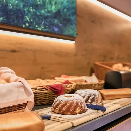 Jugendhotel Markushof - Youth Hostel Wagrain