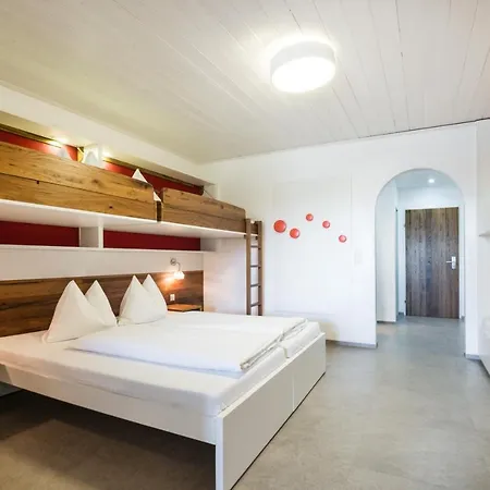 Jugendhotel Markushof - Youth Hostel *