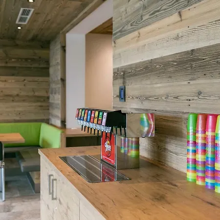 Jugendhotel Markushof - Youth Hostel *